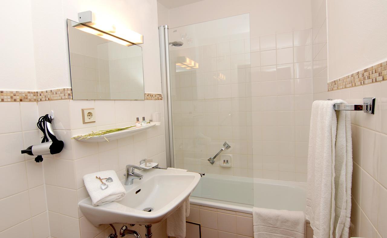Garni Hotel Leitl Gmbh Eggenfelden Oda fotoğraf